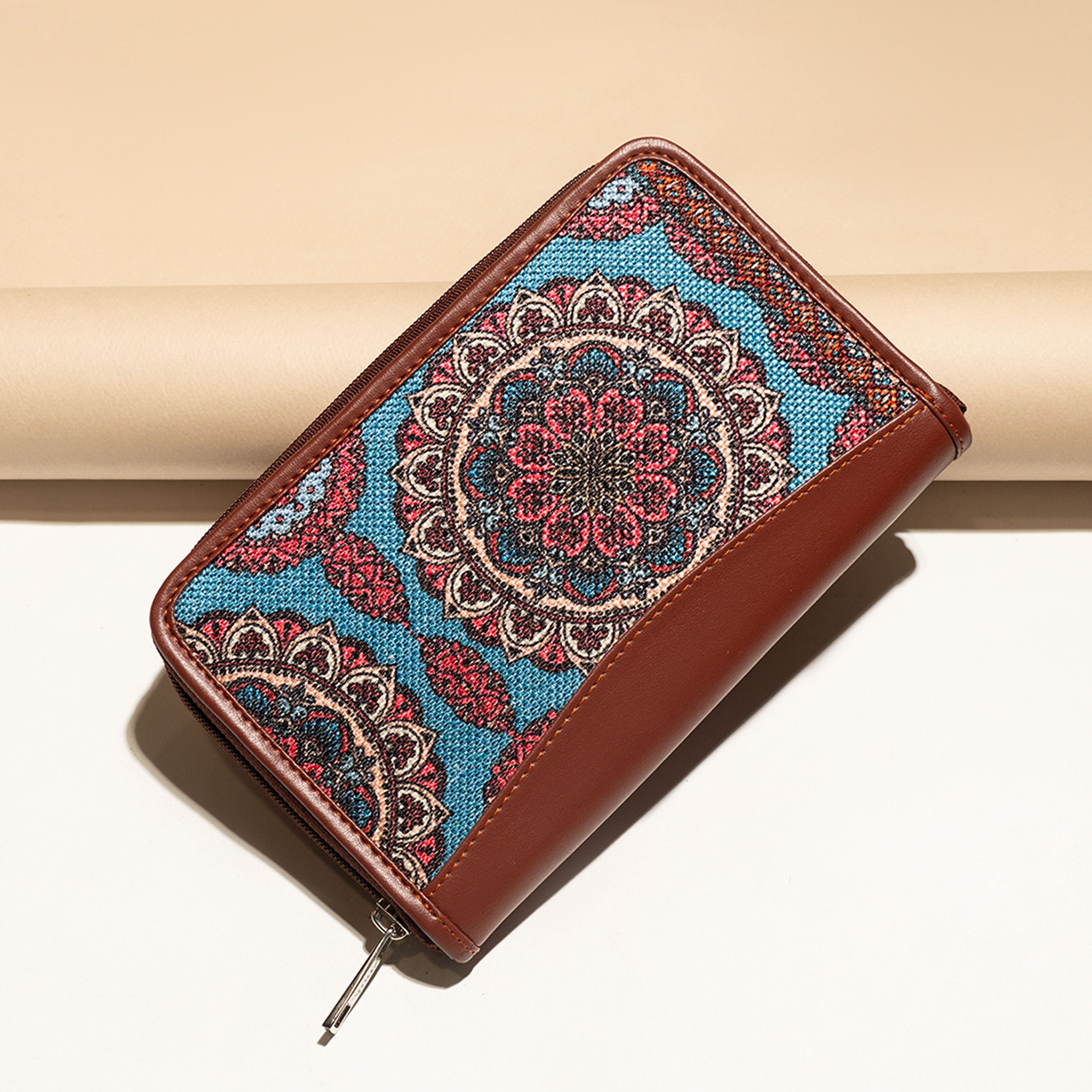 Multicolor Mandala Print Chain Wallet