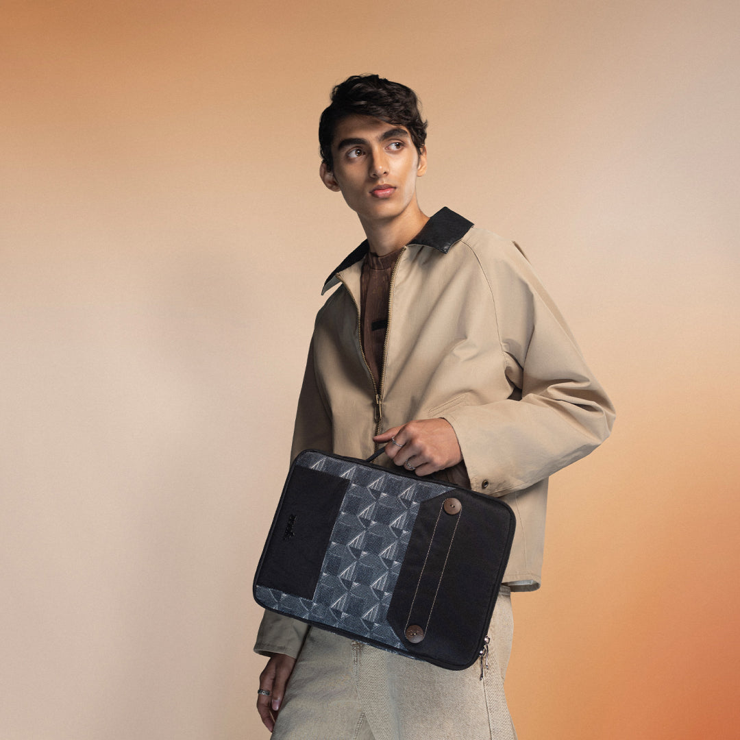 Kochi Carbon Urban Laptop Sleeve - 15.6inch (Black)