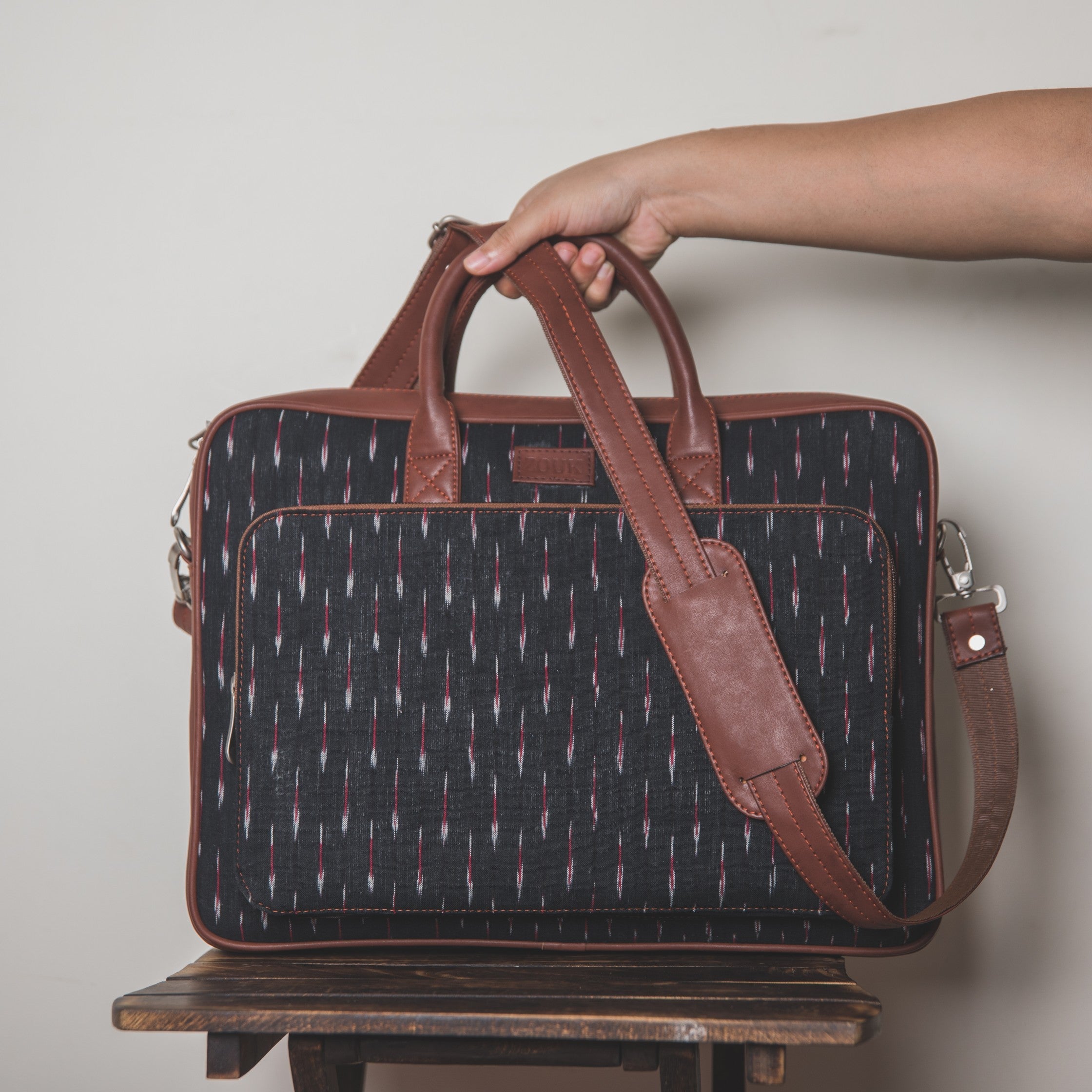 Ikat Laptop Bag