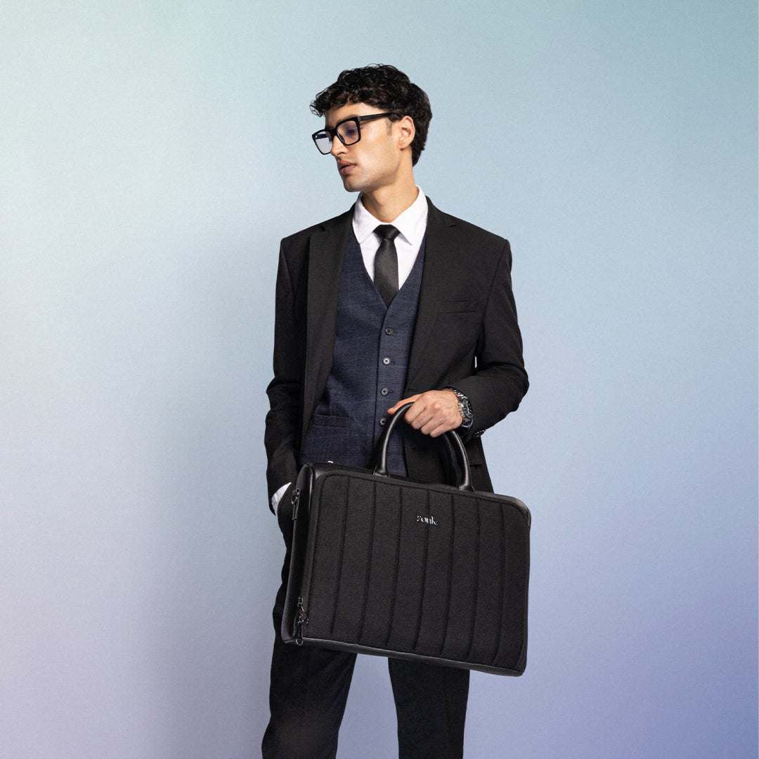 Jet Black Pro Laptop Bag (Black)