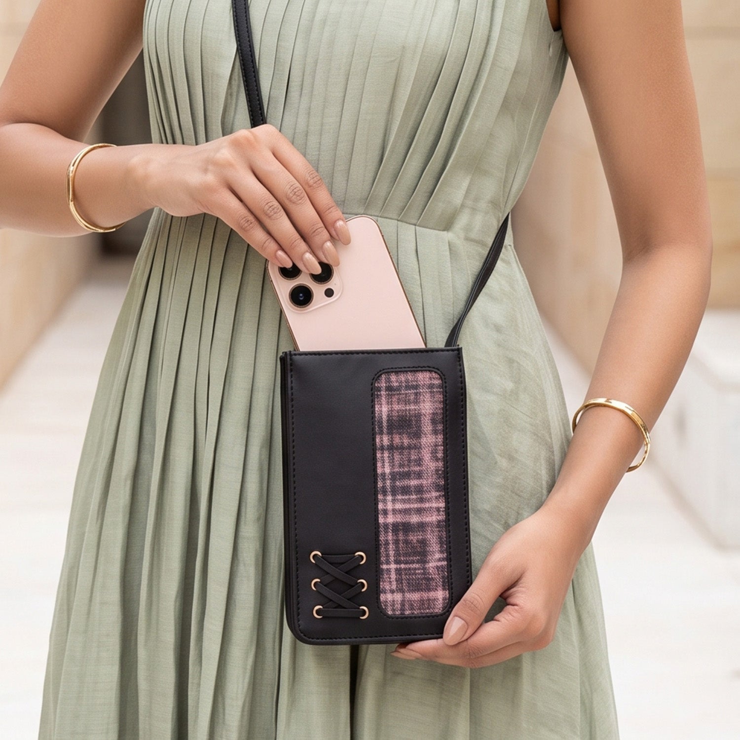 Aarini Phone Sling Cashmere Noir (Pink)
