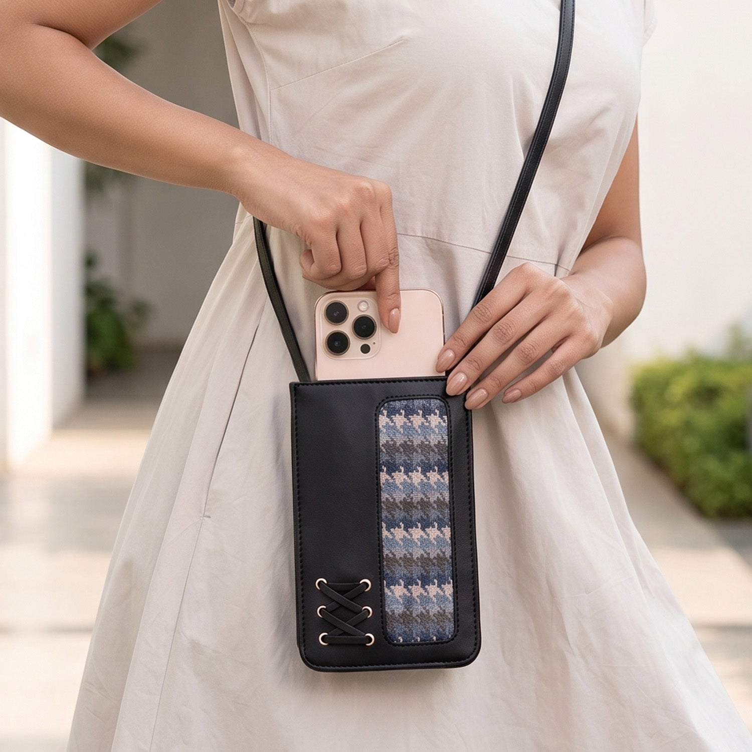 Aarini Phone Sling Bombay Houndstooth