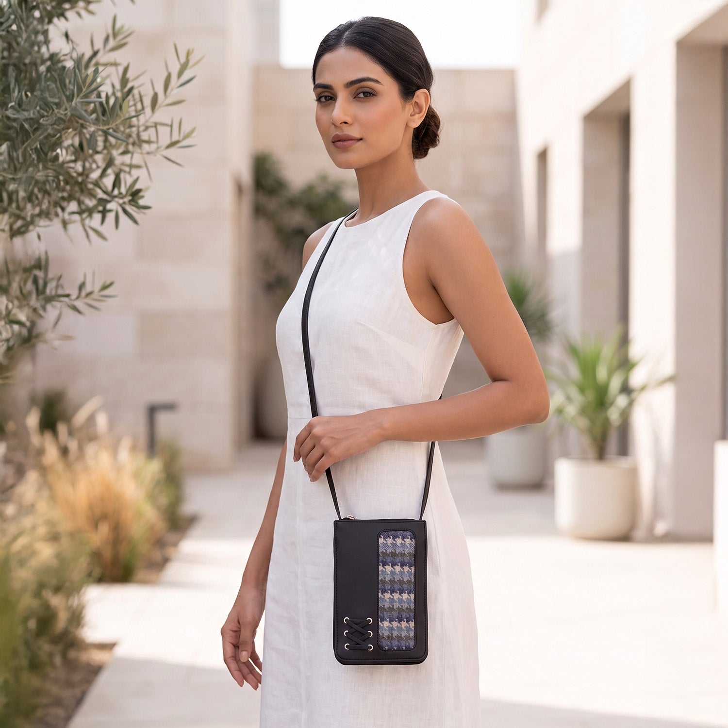 Aarini Phone Sling Bombay Houndstooth