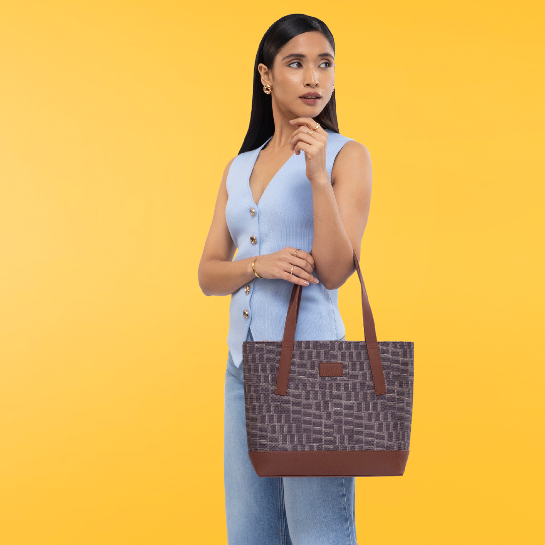 Toda Twills Classic Tote Bag - 1991 by Zouk