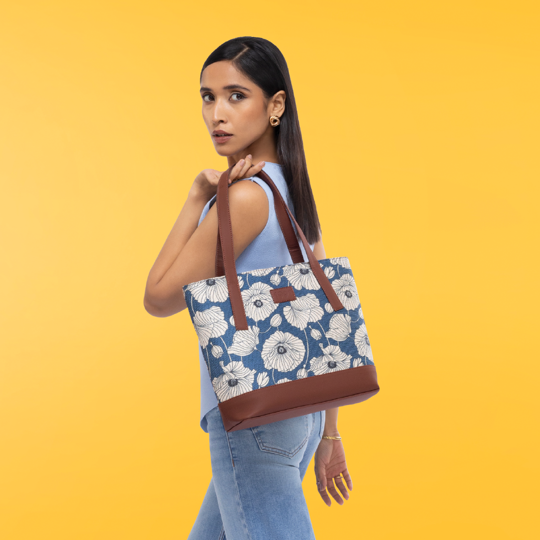 Nilgiri Lapis Classic Tote Bag - 1991 by Zouk