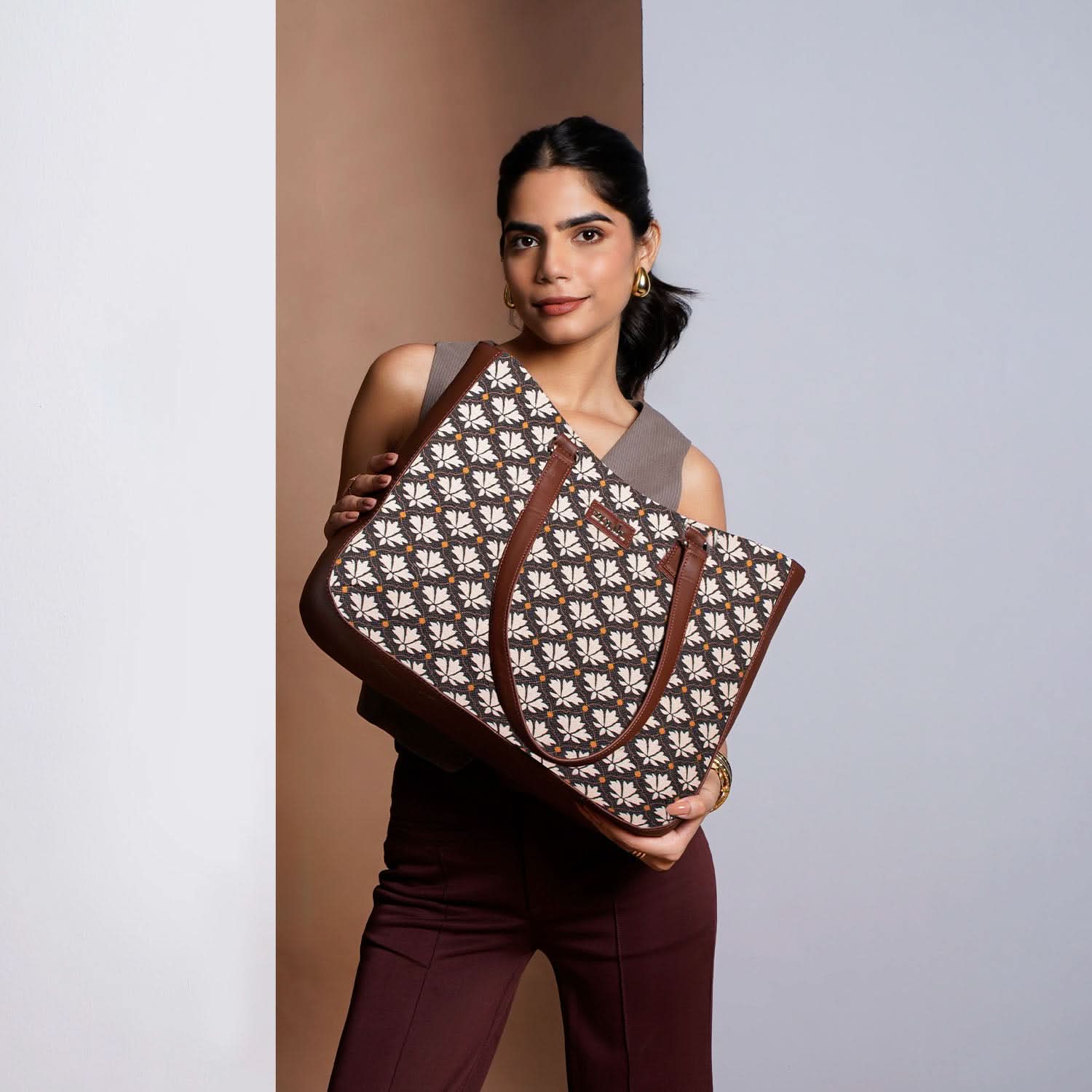 Bidri Kaiser Getaway Handbag