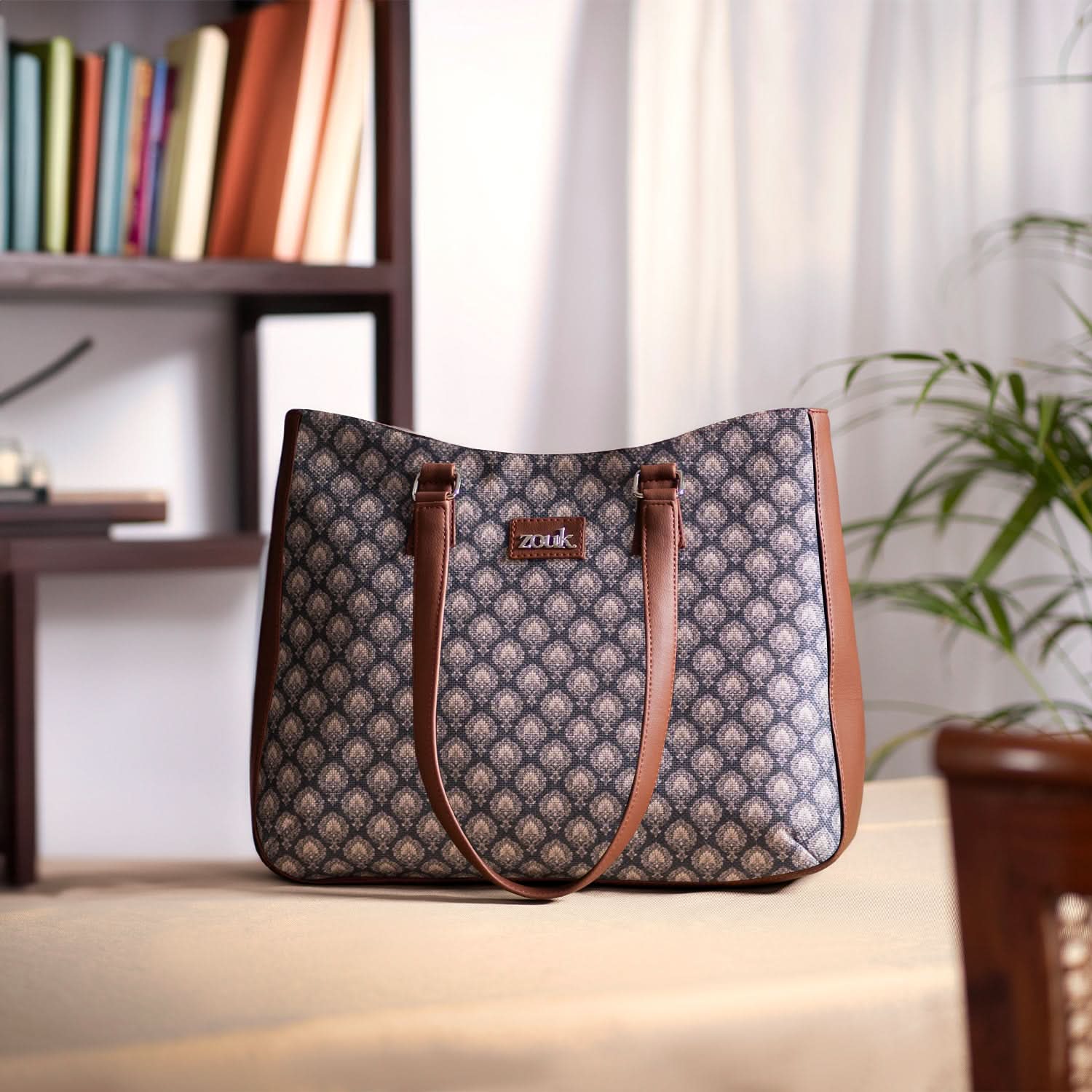 Hampi Sculpt Getaway Tote Bag