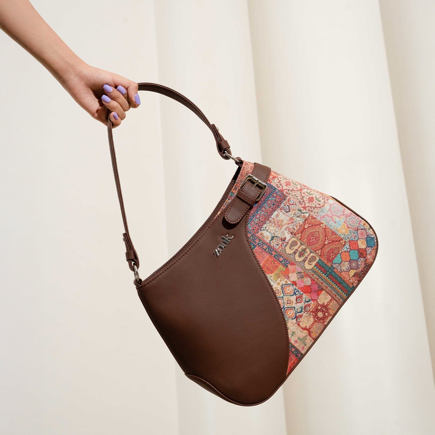 ZIP-Ira Handbag - Kutch Gamthi