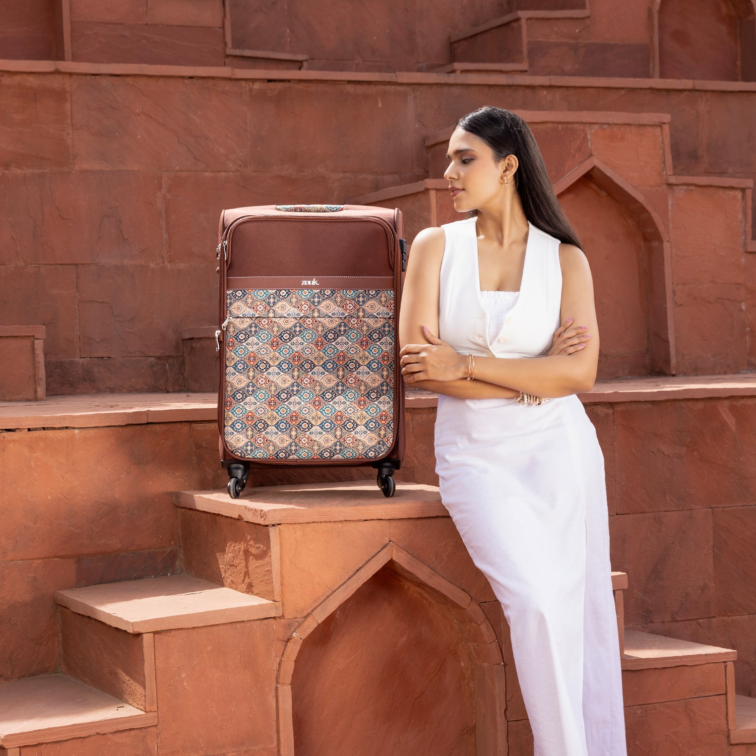 Jammu Kaleen Avasa Trolley Bag (Medium)