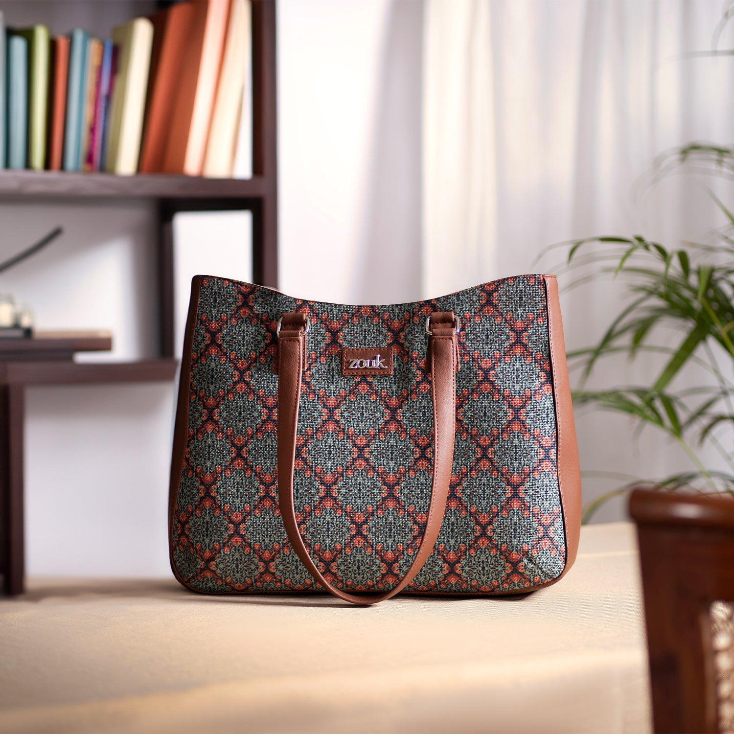 Kolkata Nouveau Getaway Tote Bag