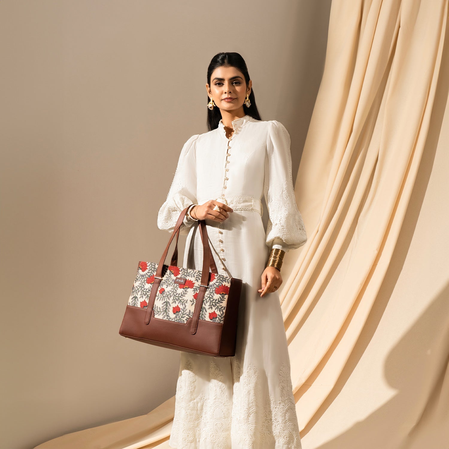 ZIP-Zouk Nawabi Couture Maya Multitasker Tote Bag
