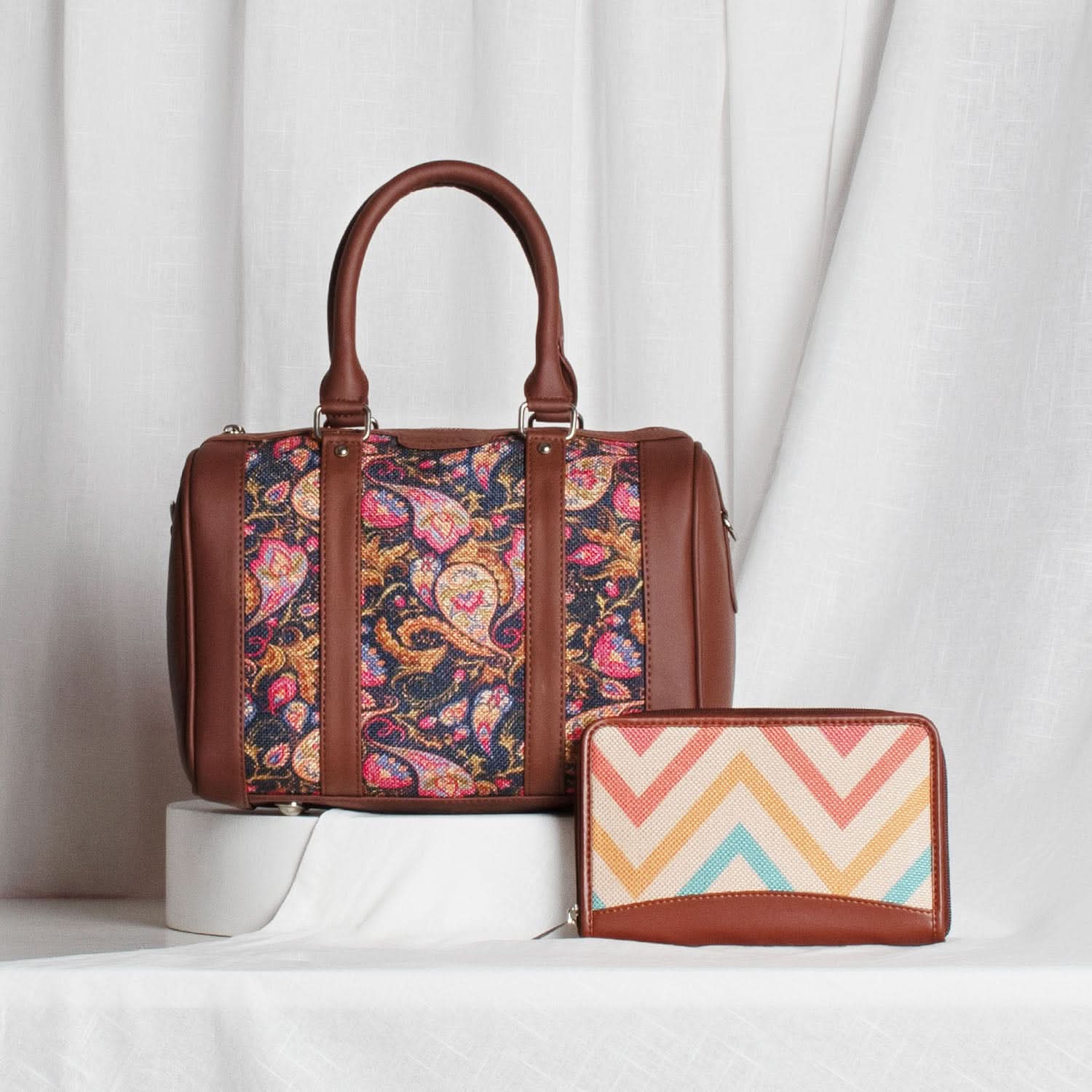 Paisley Print & WavBeach - Handbag & Chain Wallet Combo