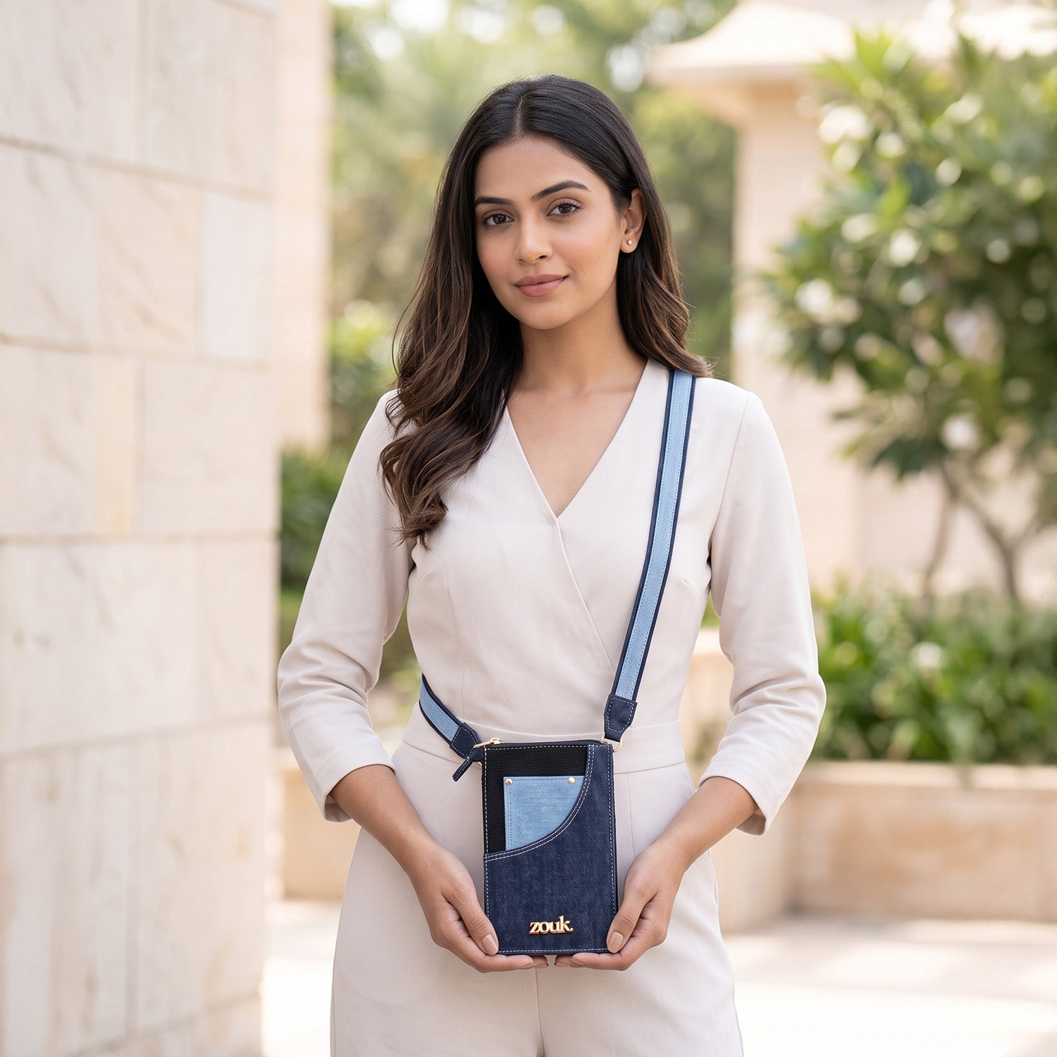 Rumi Phone Sling Jet Black