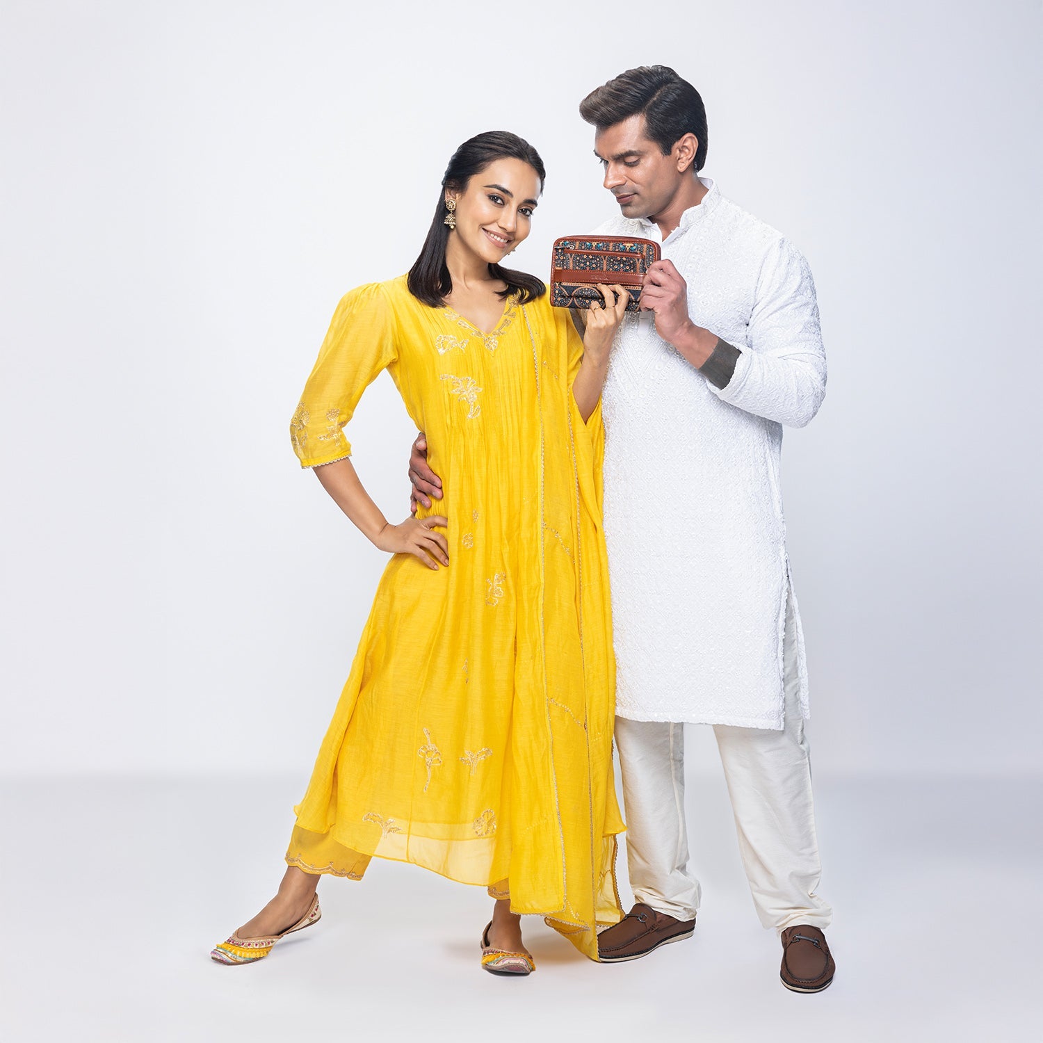 ZIP-Royal Indian Peacock Motif Classic Zipper Wallet