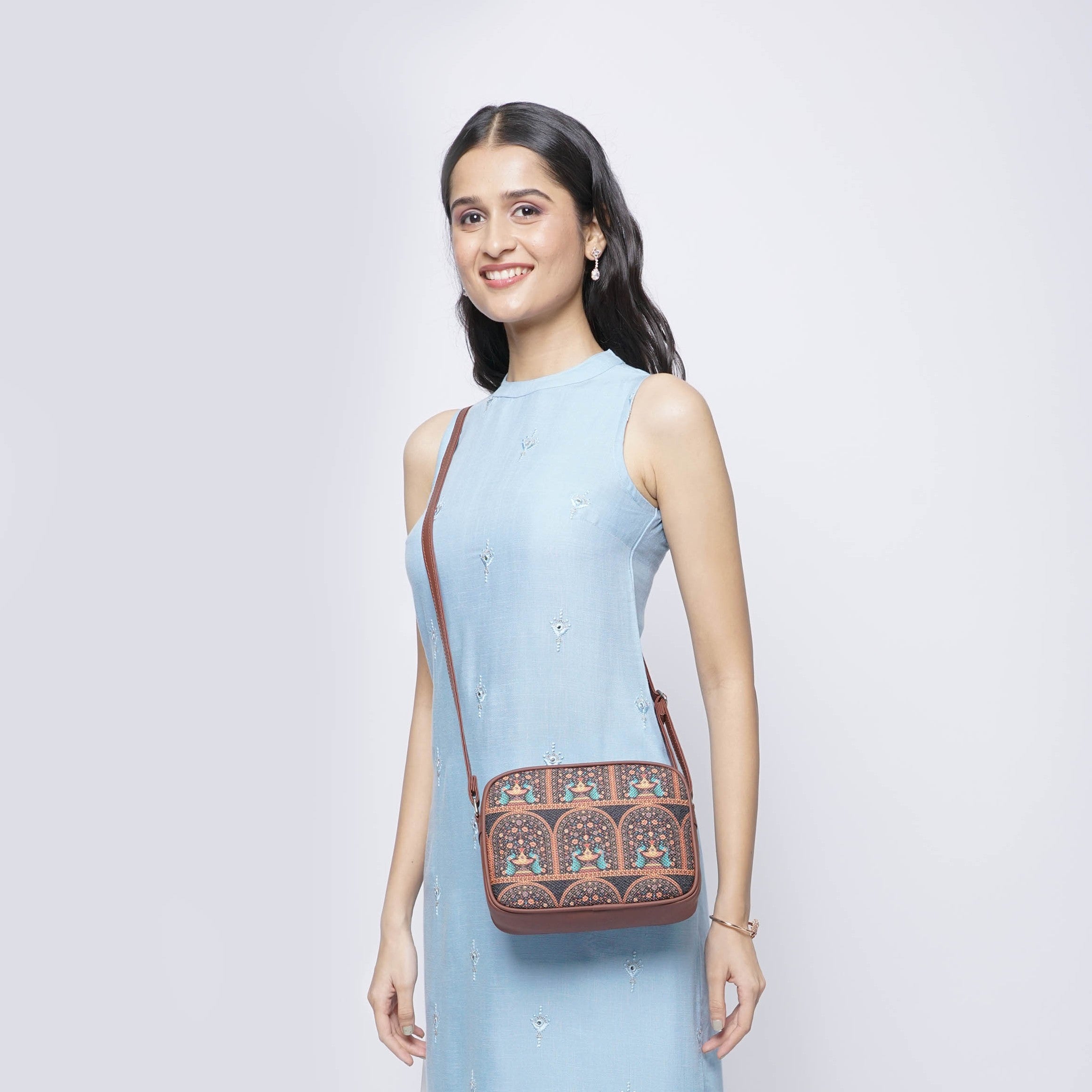 ZIP-Royal Indian Peacock Motif Sling Bag