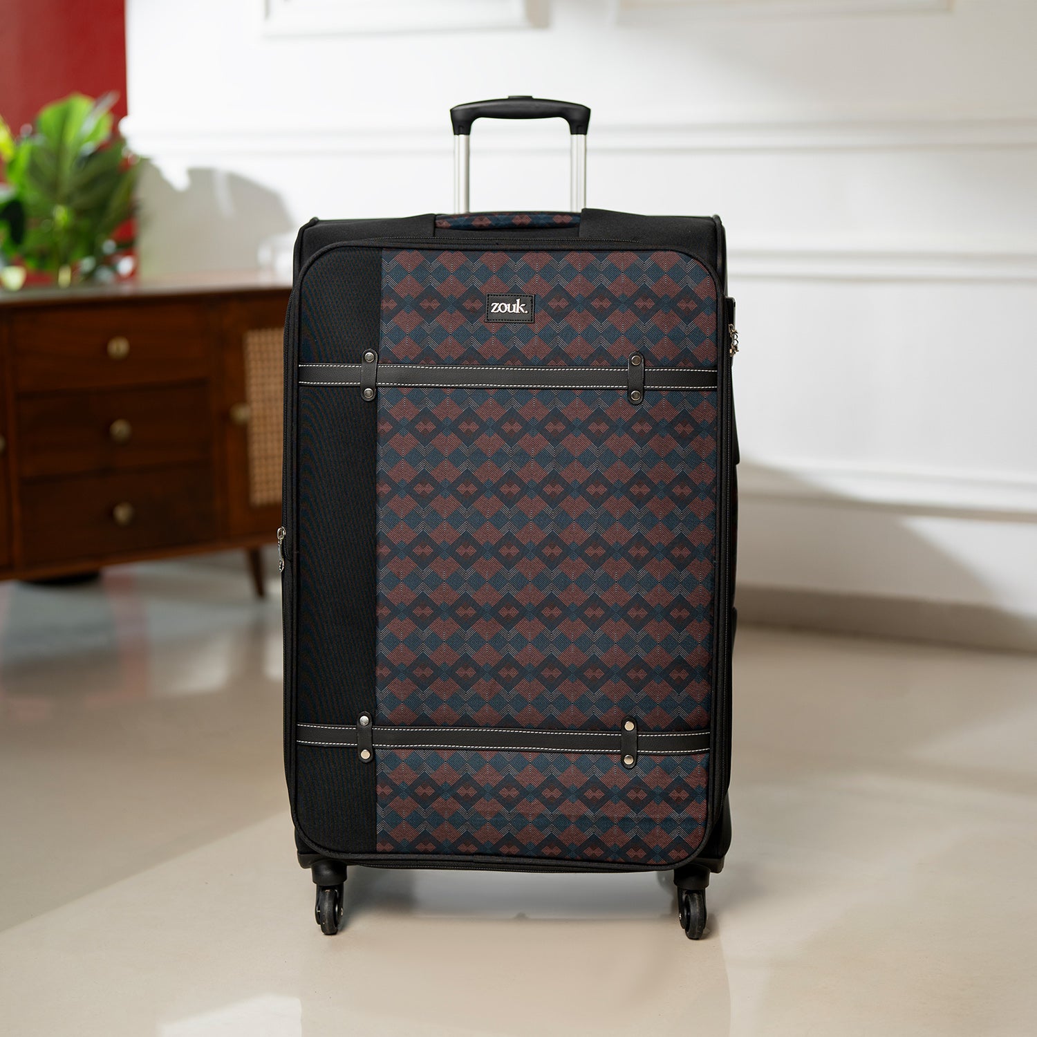 Periyar Waves Saira Trolley Bag - Black (Large)