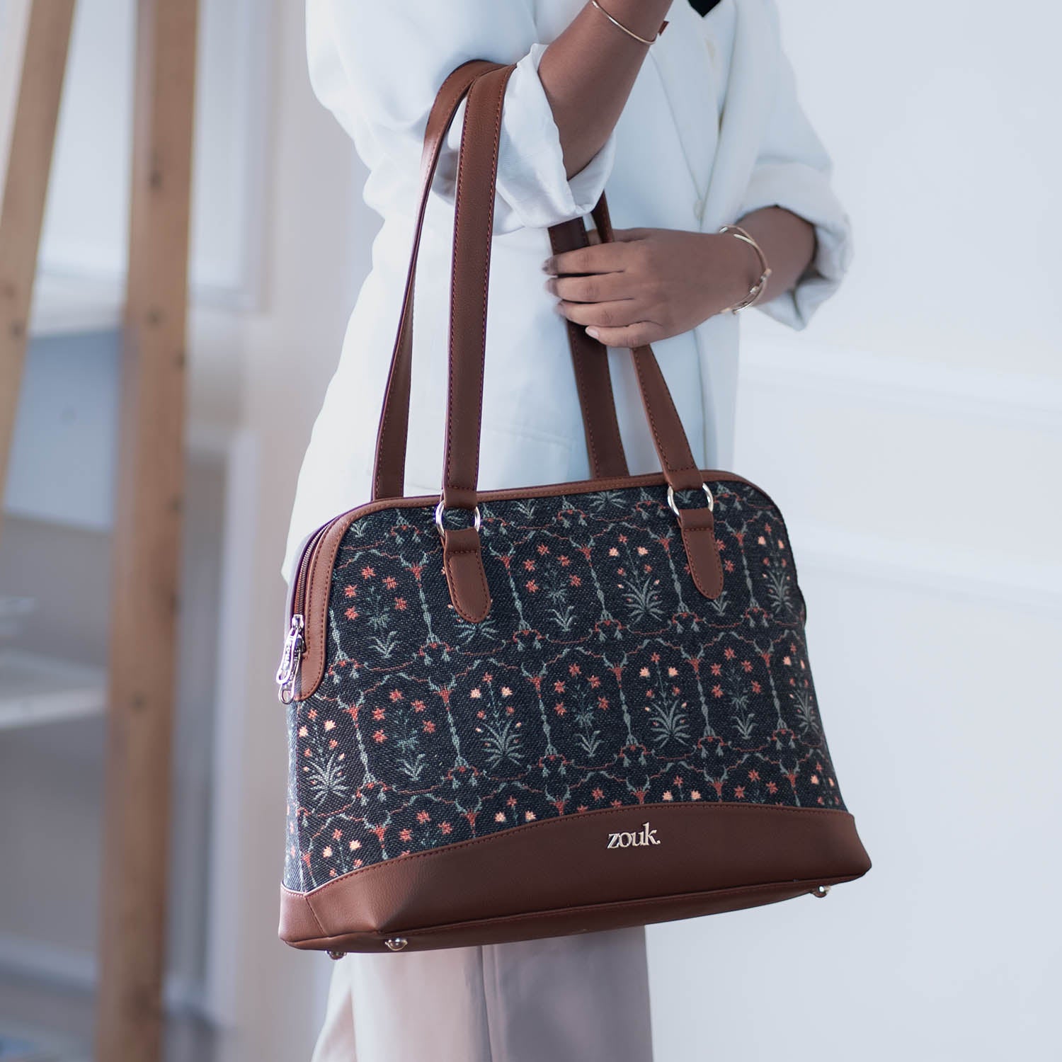 Taj Guldasta Carry All Work Bag