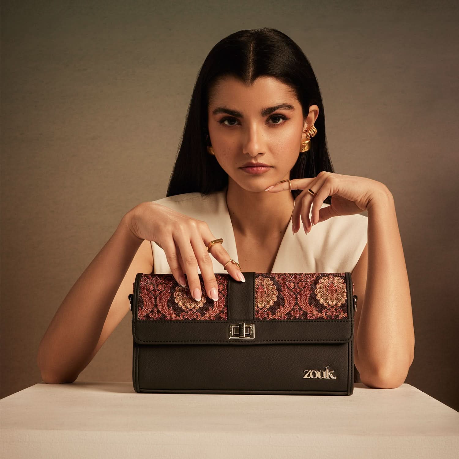 Rhea Kapoor Tarini Clutch - Jodhpur Damask