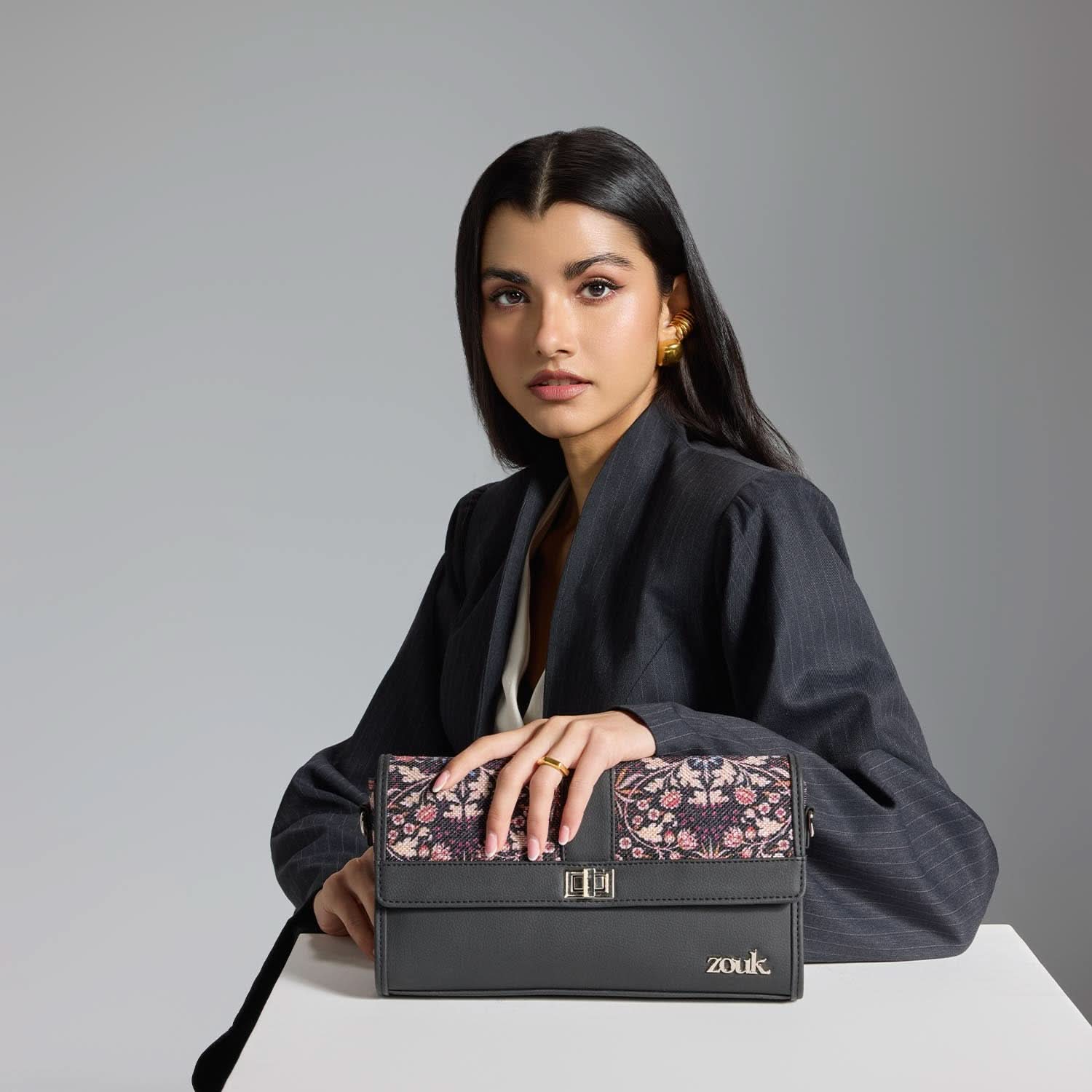 Rhea Kapoor Tarini Clutch - Kashmir Blooms