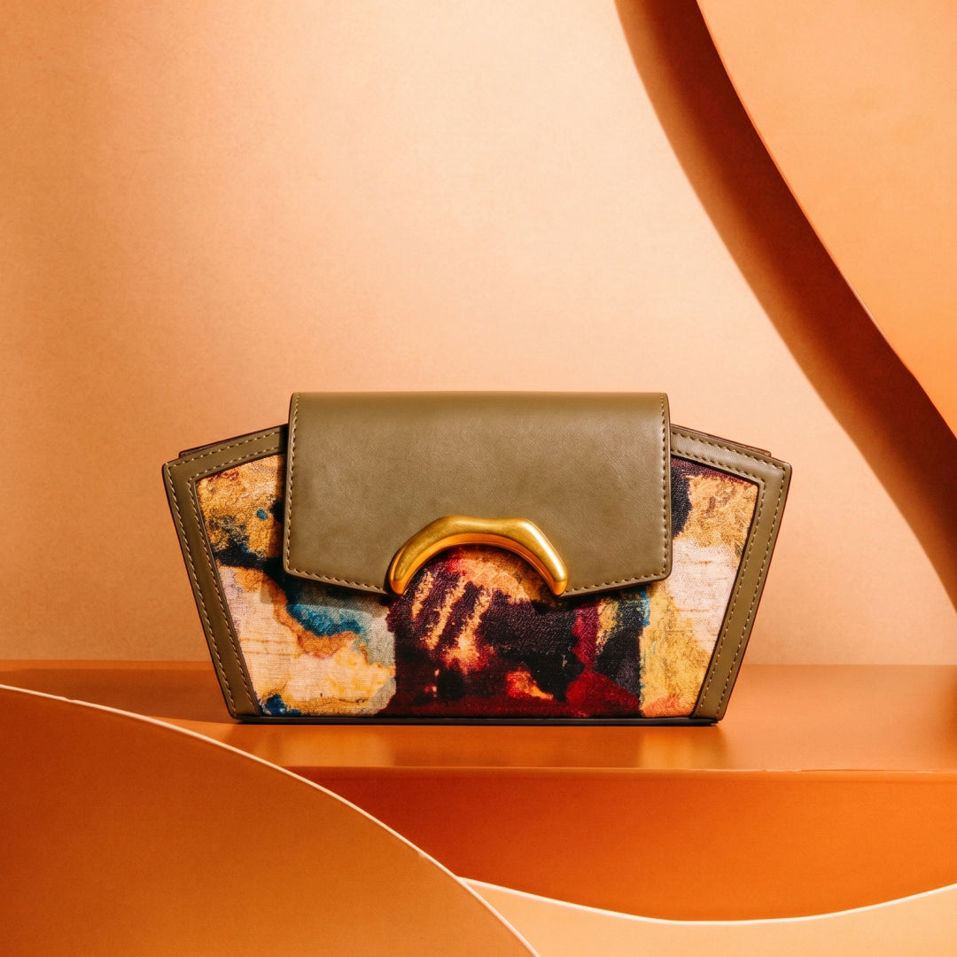 Quartz Zareen Clutch