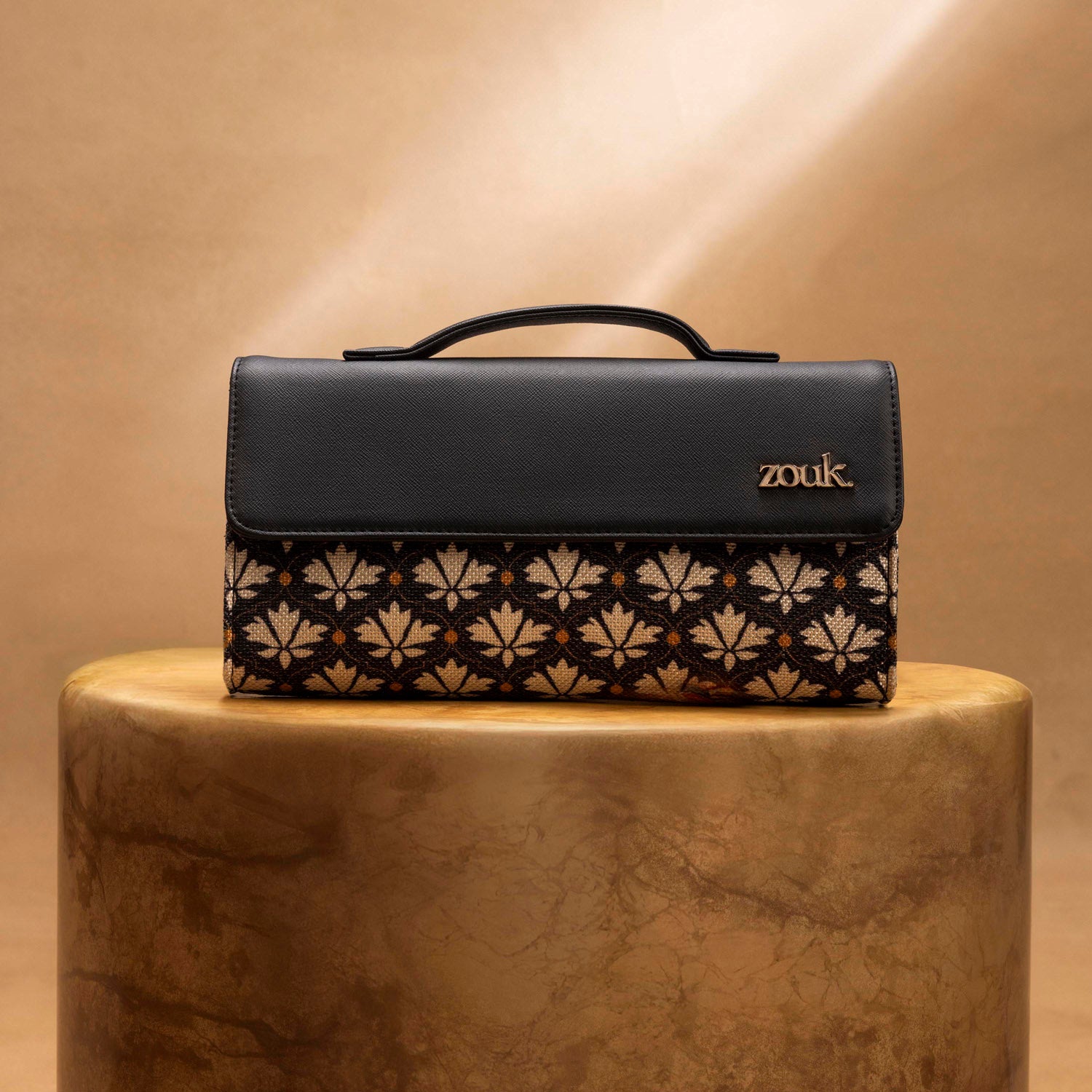Rhea Kapoor Clutch - Bidri Kaiser
