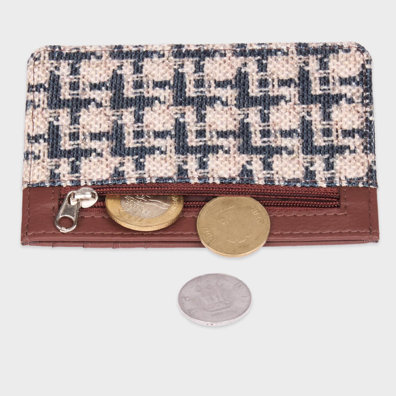 Carter Checks Ava Card Case