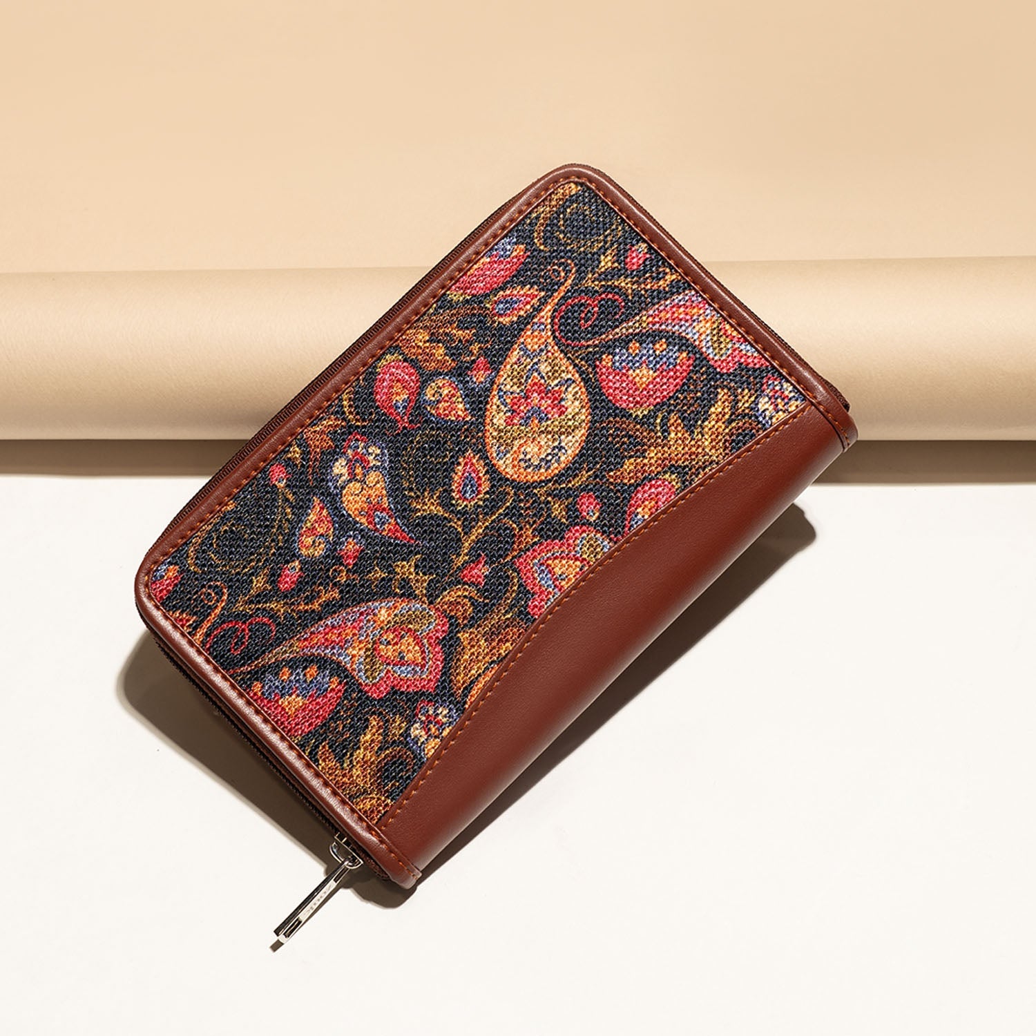 ZIP-Paisley Print Chain Wallet