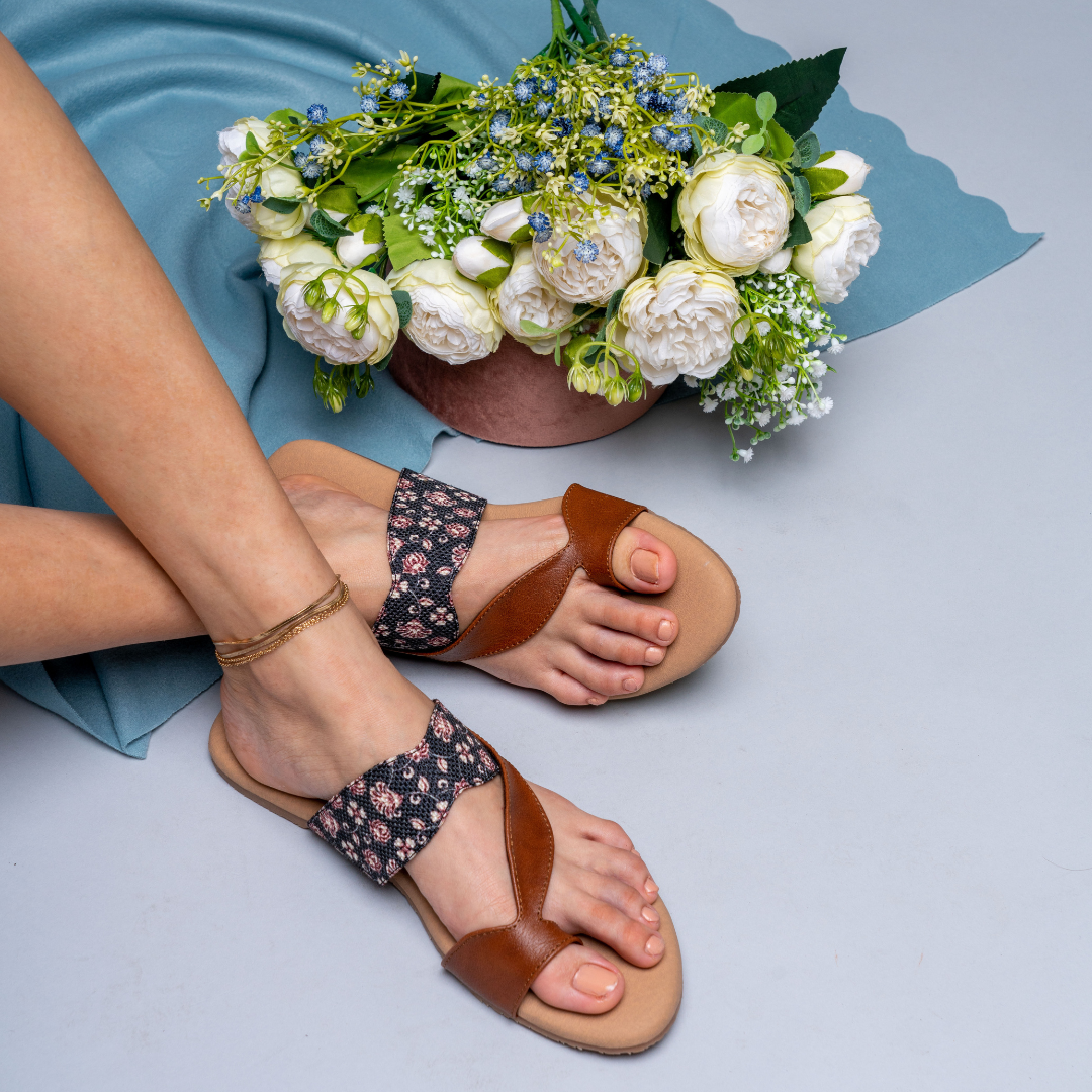 Hooghly Garden Curvy Toe Chappal