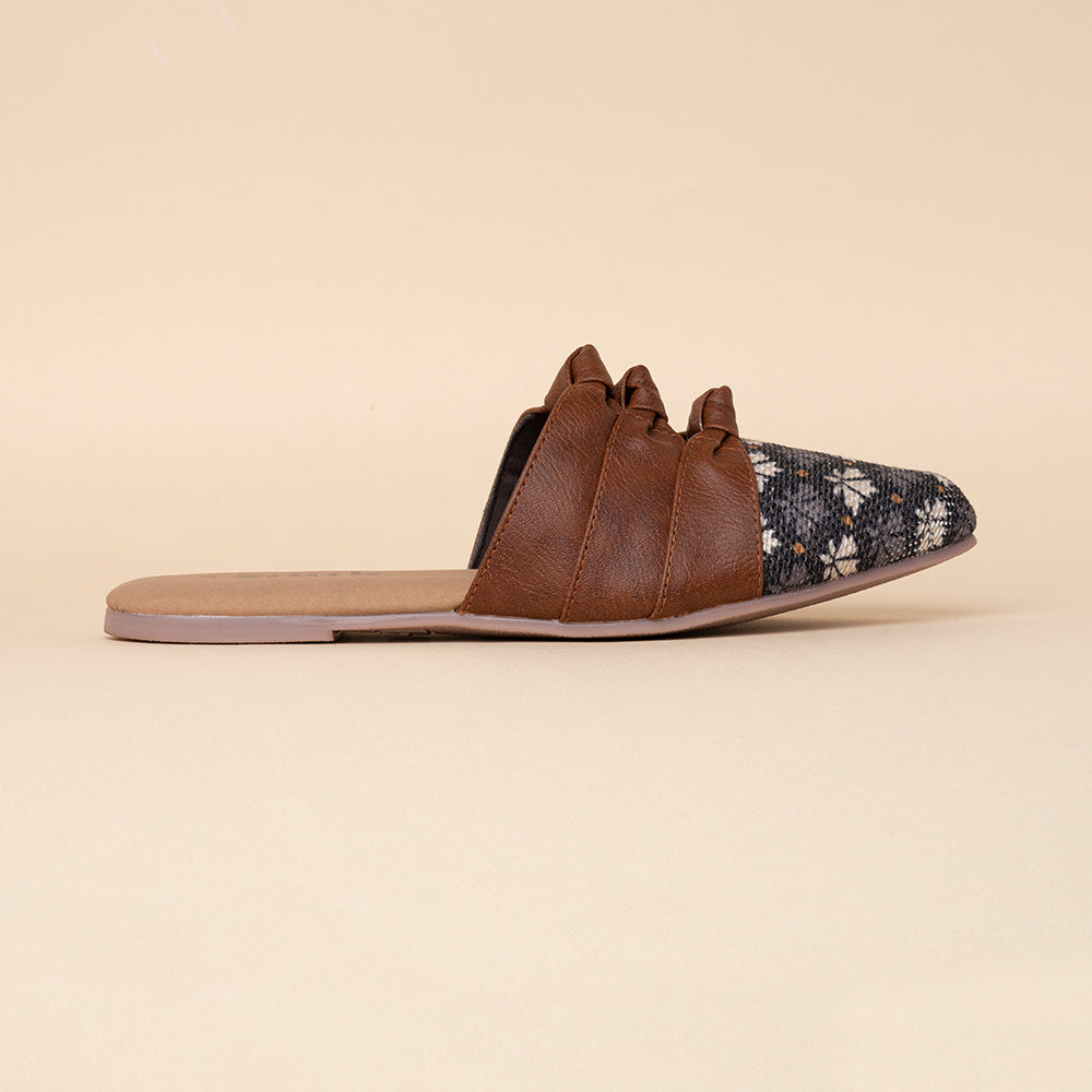 Deccan Bidri Knotted Mule