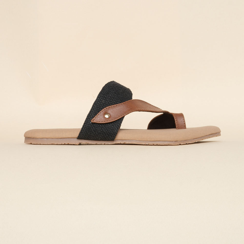 Jet Black Curvy Toe Chappal