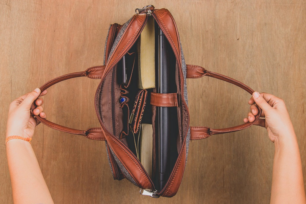 FloMotif Combo - Laptop Bag & Chain Wallet