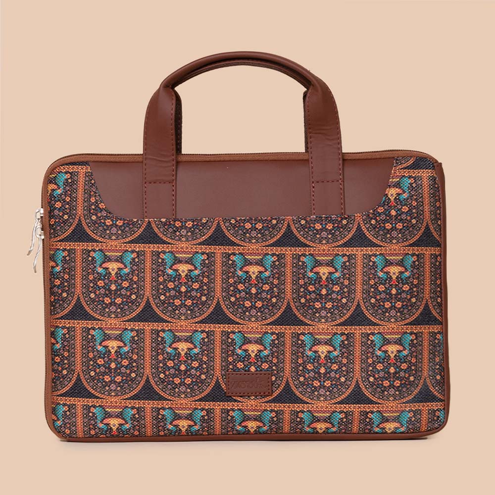 Royal Indian Peacock Motif L-Zippered Laptop Sleeve