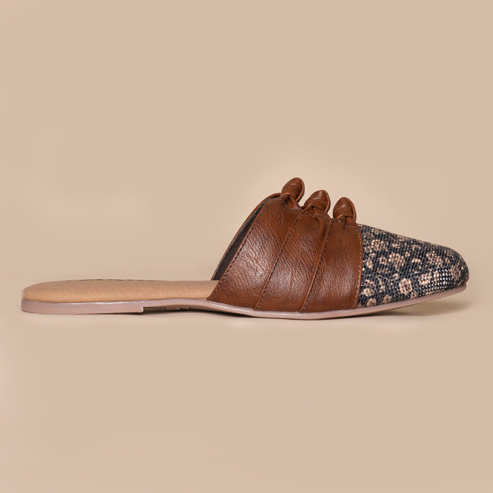 Sanjan Jaali Knotted Mule