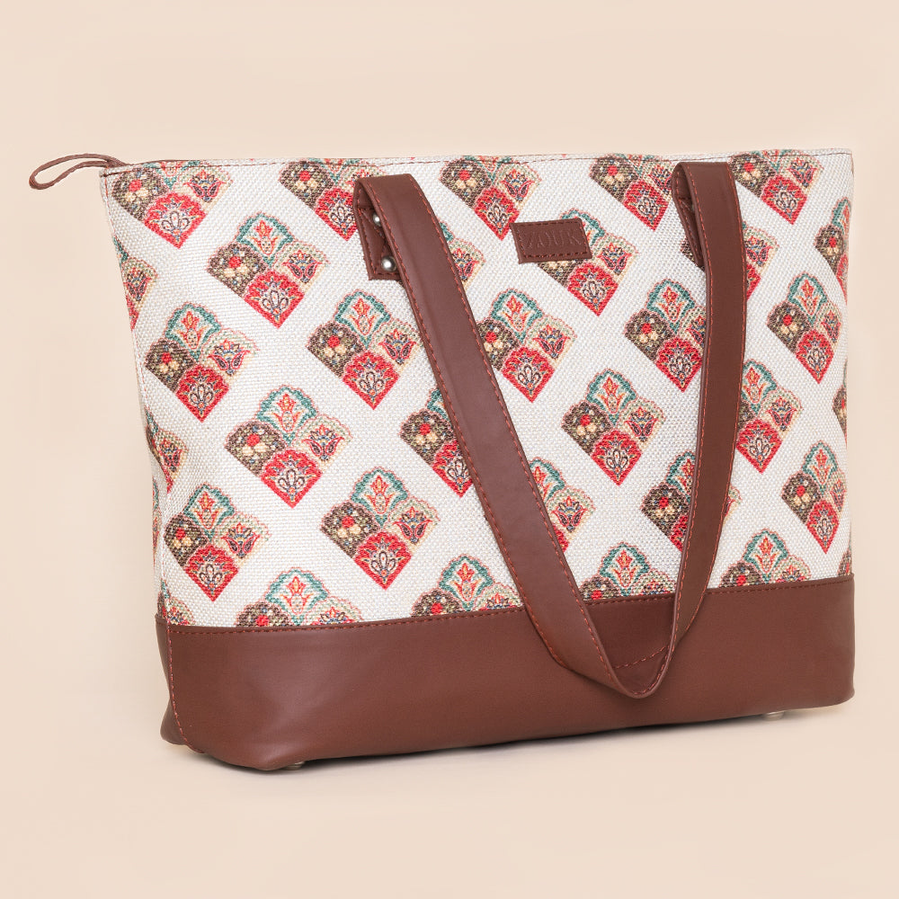 Seashell Motif White Shoulder Tote Bag