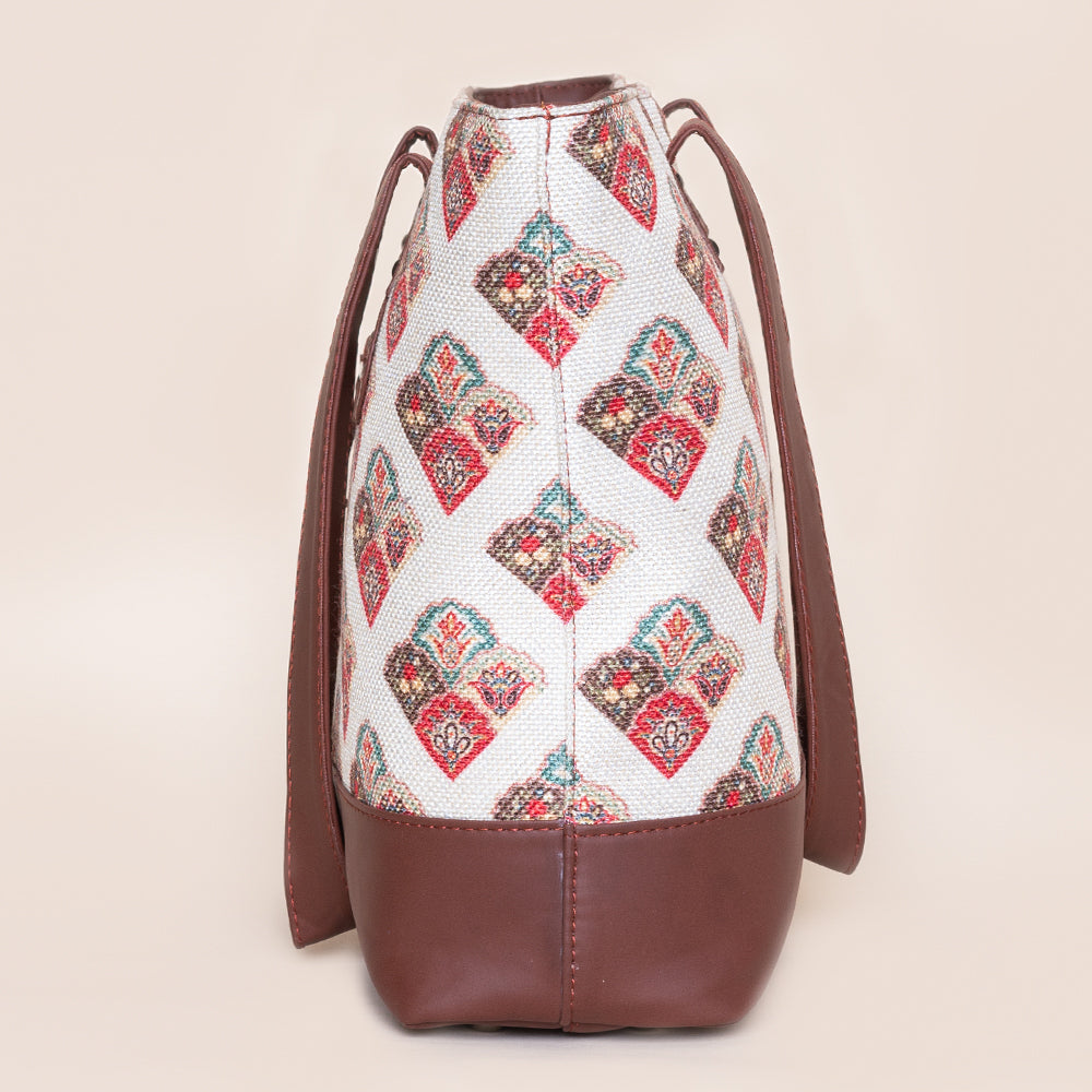 Seashell Motif White Shoulder Tote Bag