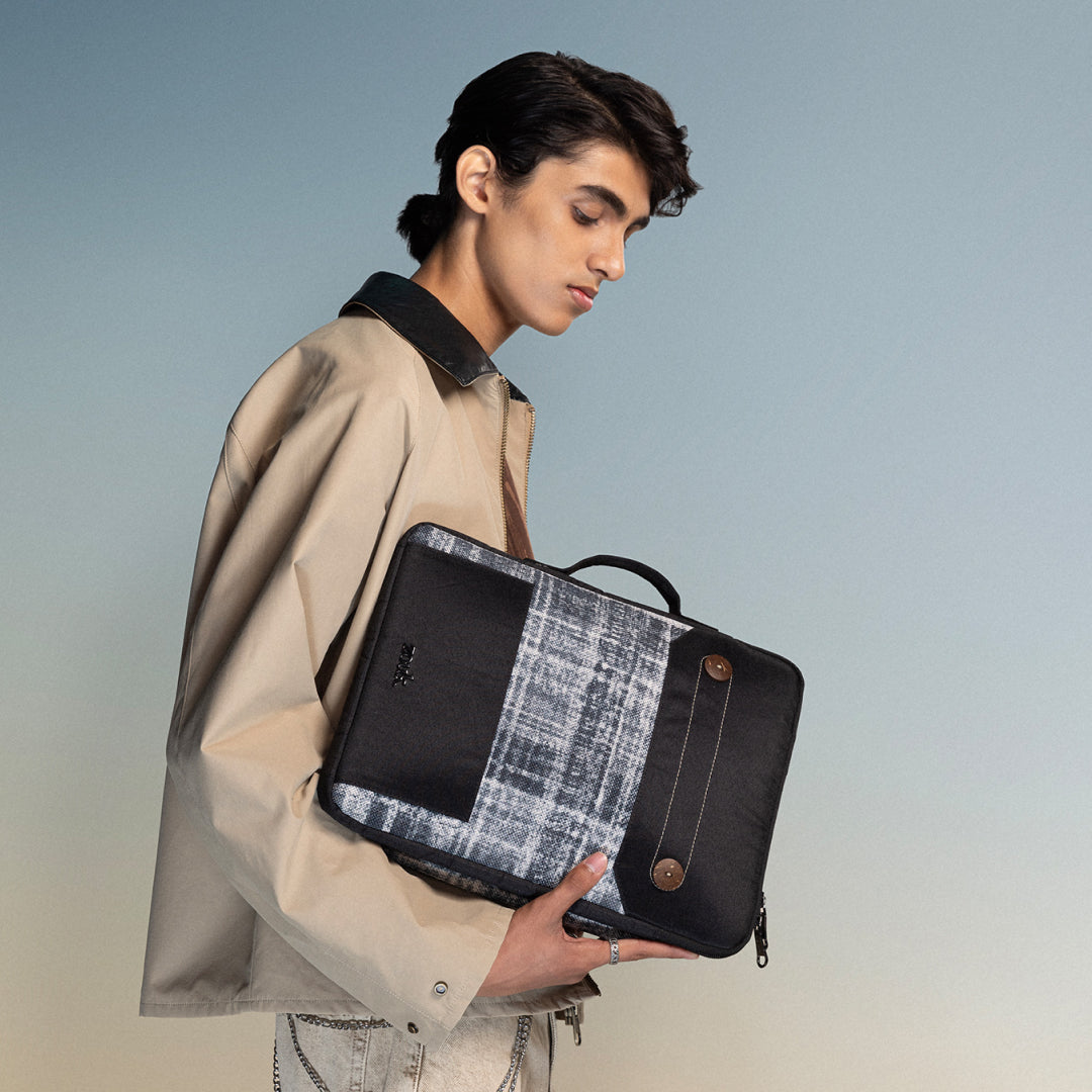 Leh Grit Urban Laptop Sleeve - 14inch (Black)