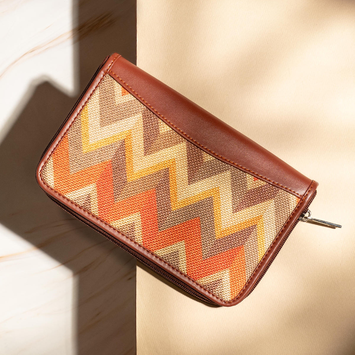 Tidal Wave Chain Wallet