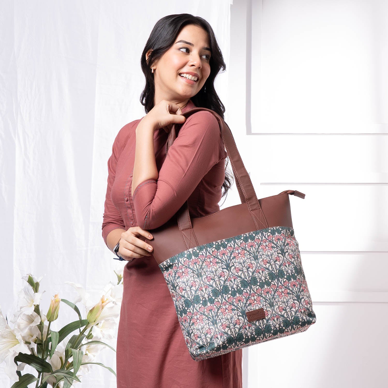 Hooghly Nouveau Everyday Tote Bag