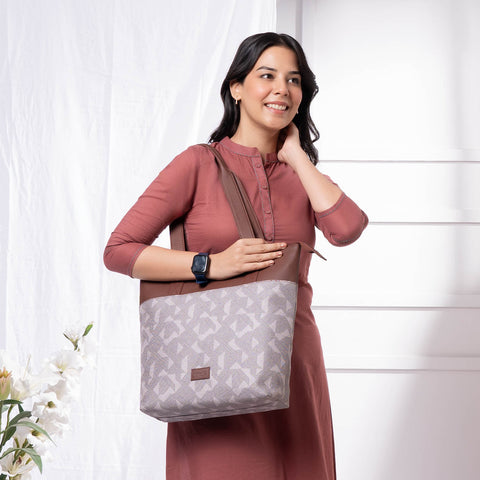 golden fabric zardosi beaded embroider wedding handmade handbag woman  |embellish evening bag | indian potli bag purse handbag (SILVER) :  Amazon.in: Fashion