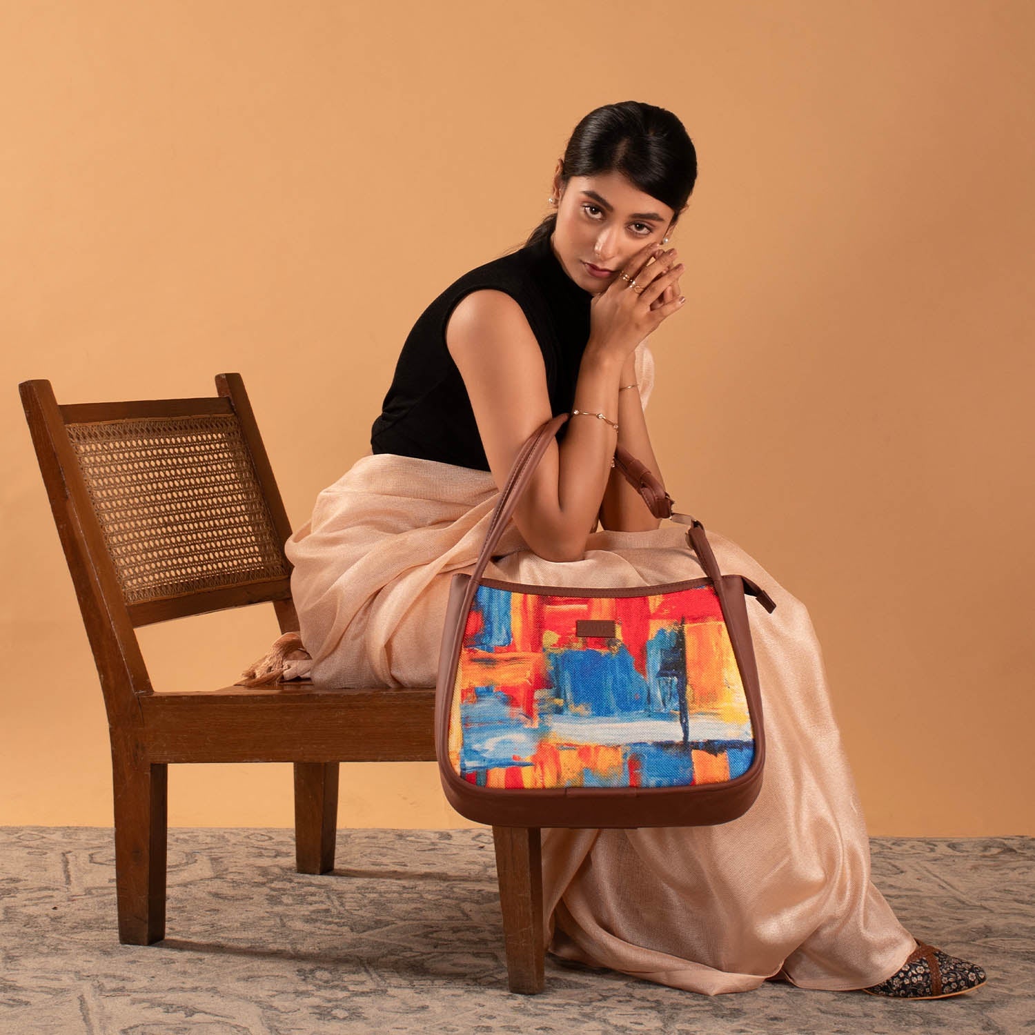 ZIP-Abstract Amaze Sleek Shoulder Bag