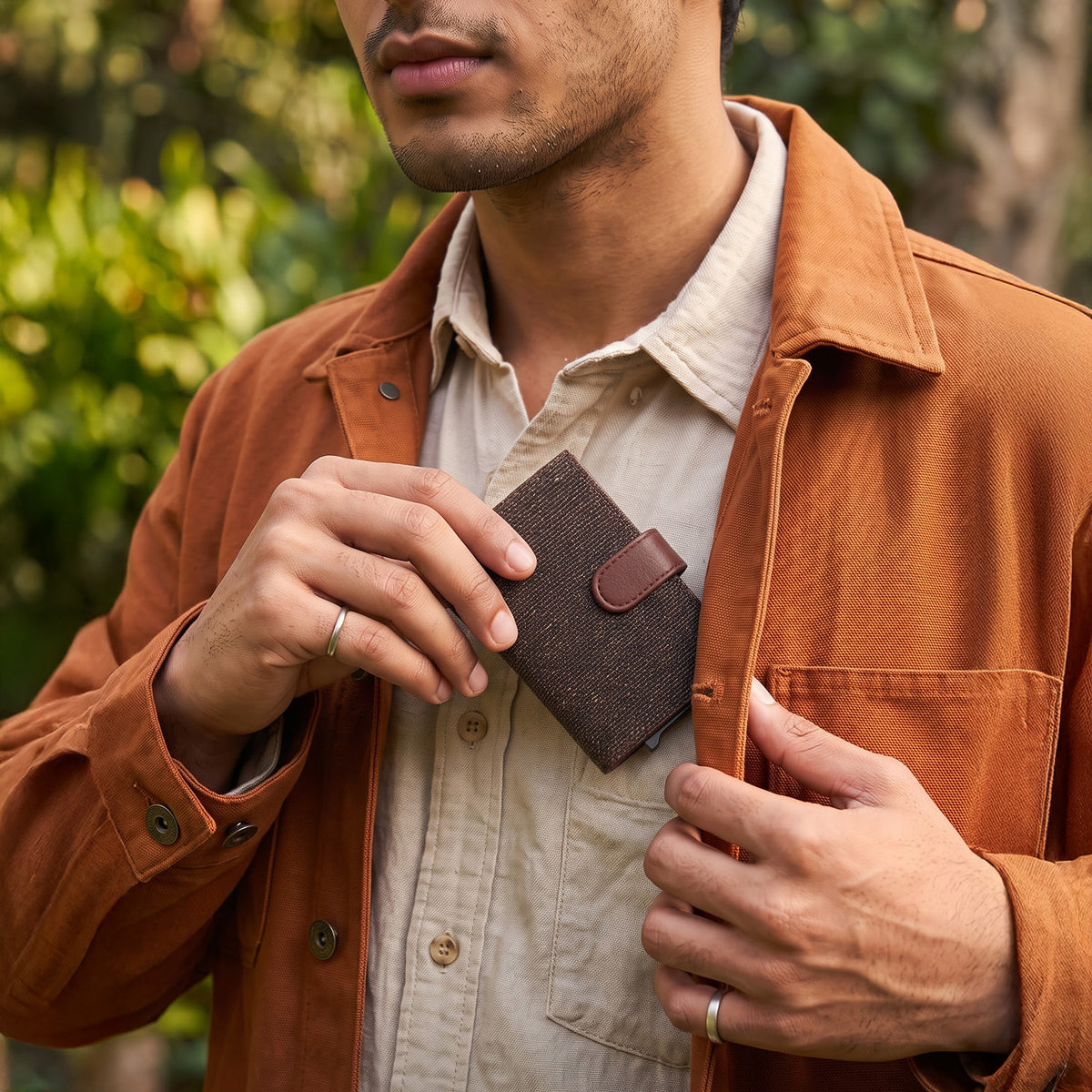 Bristel Arc Card Holder