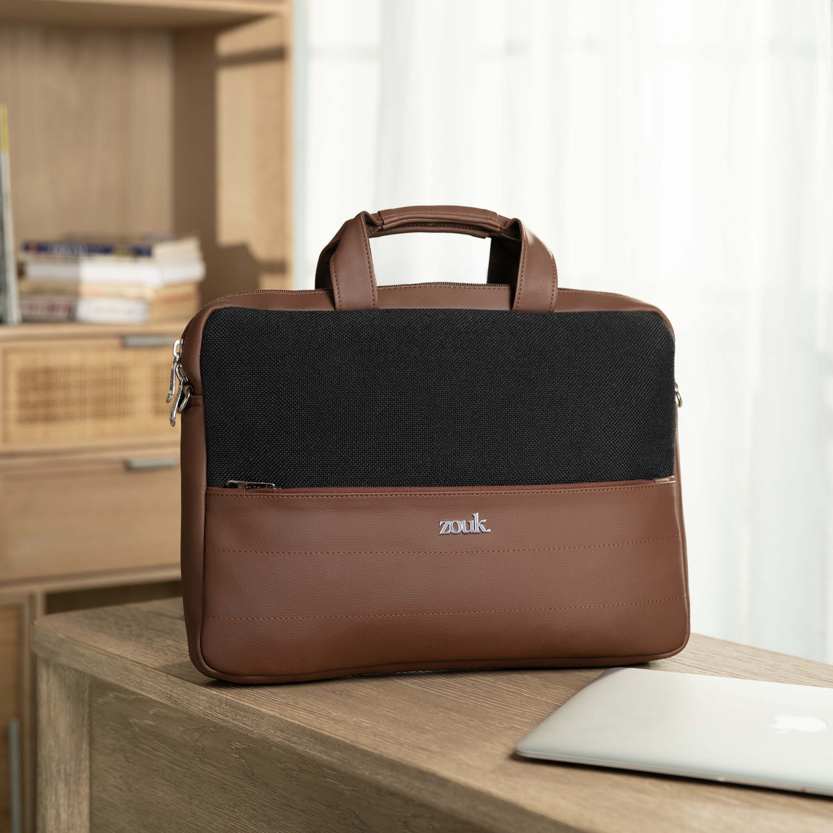 Jet Black Men's Arin Laptop