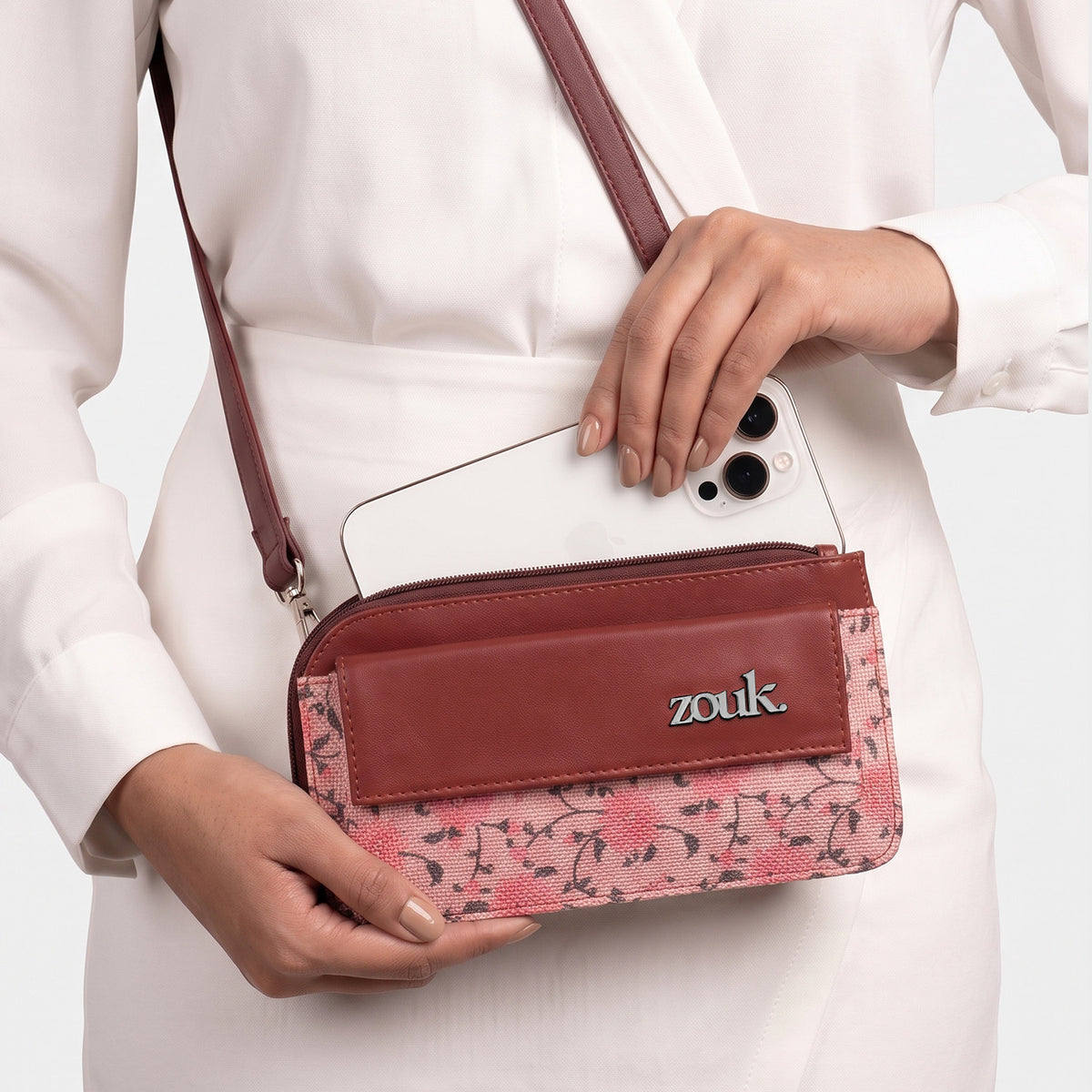Azura Phone Sling Jaipur Garden