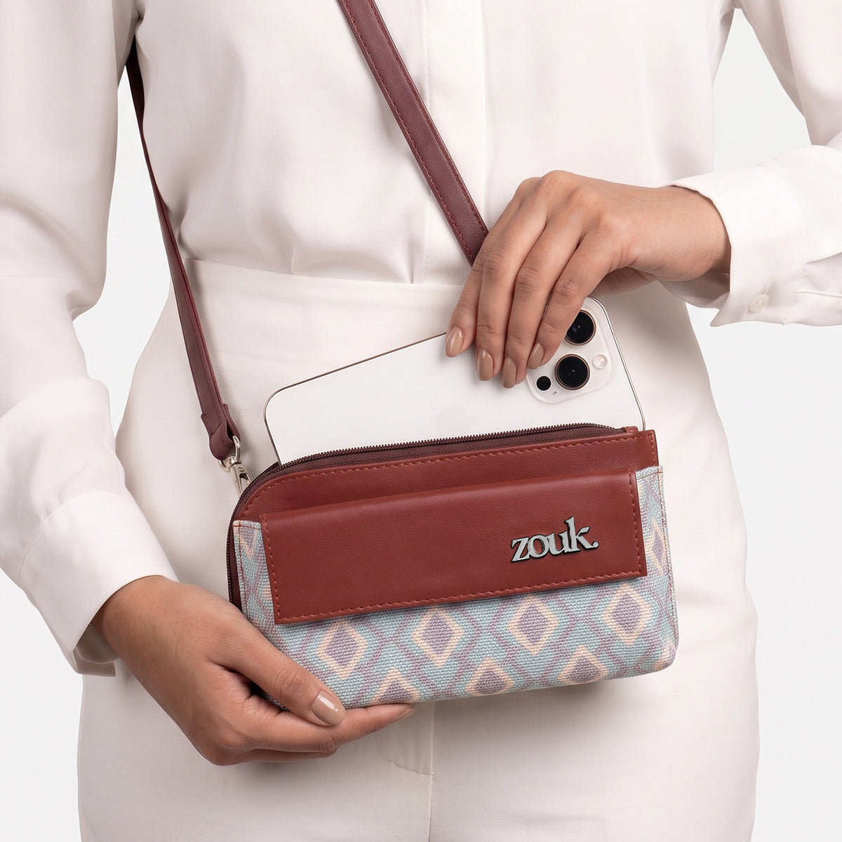 Azura Phone Sling Umaid Diamond