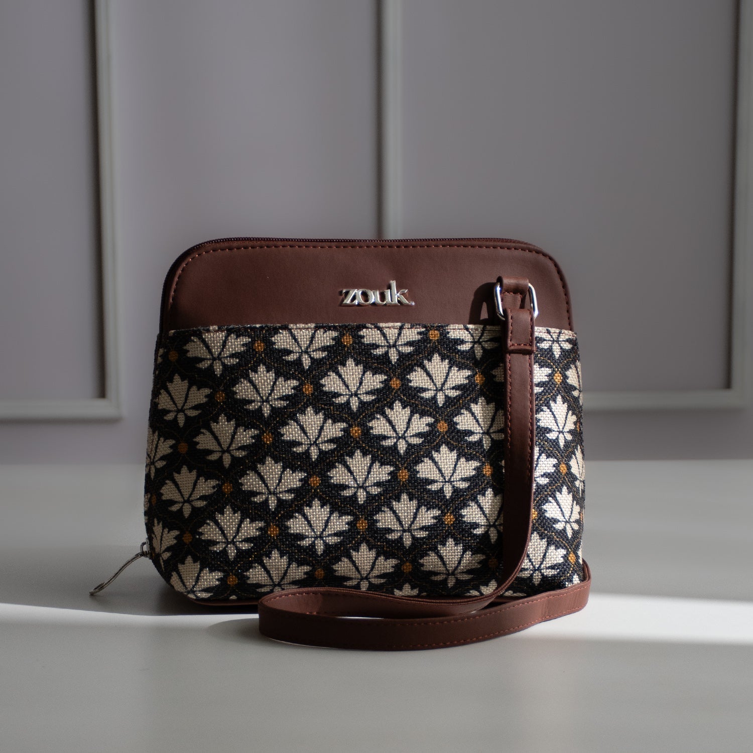 ZIP-Bidri Kaiser OOO Sling Bag