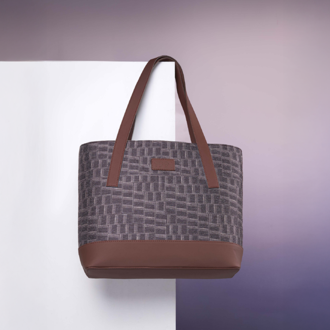 Toda Twills Classic Tote Bag - 1991 by Zouk