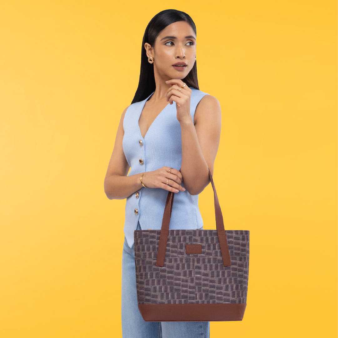 Toda Twills Classic Tote Bag - 1991 by Zouk