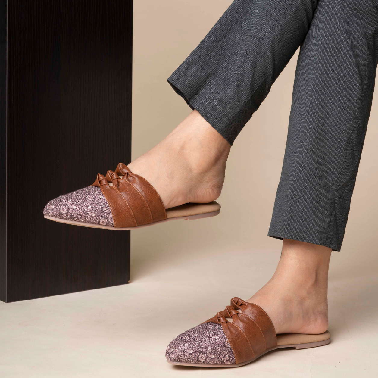 Ladies shoes and deals chappal