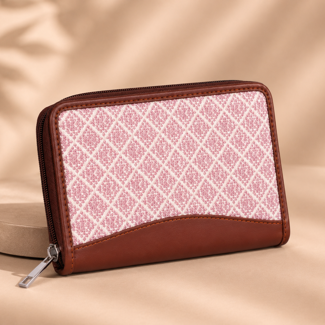 Chamoli Motif Chain Wallet