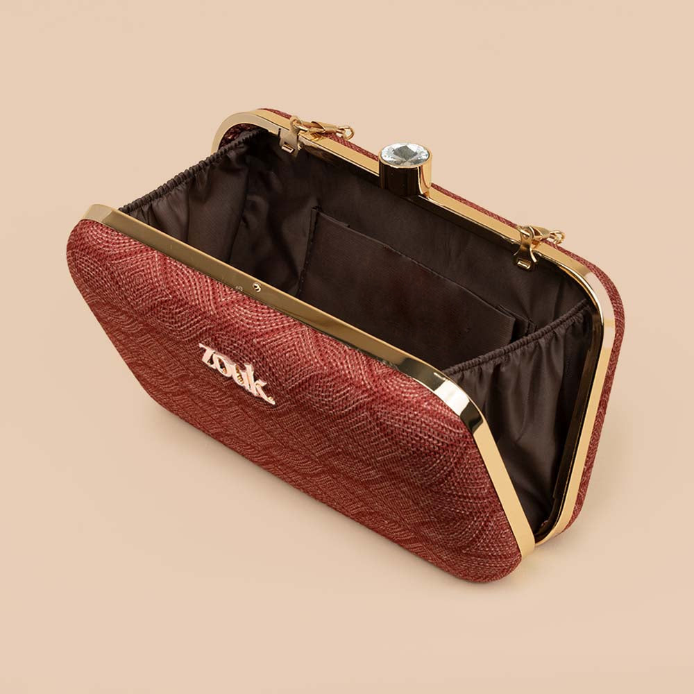 Wadiyar Qila Clutch